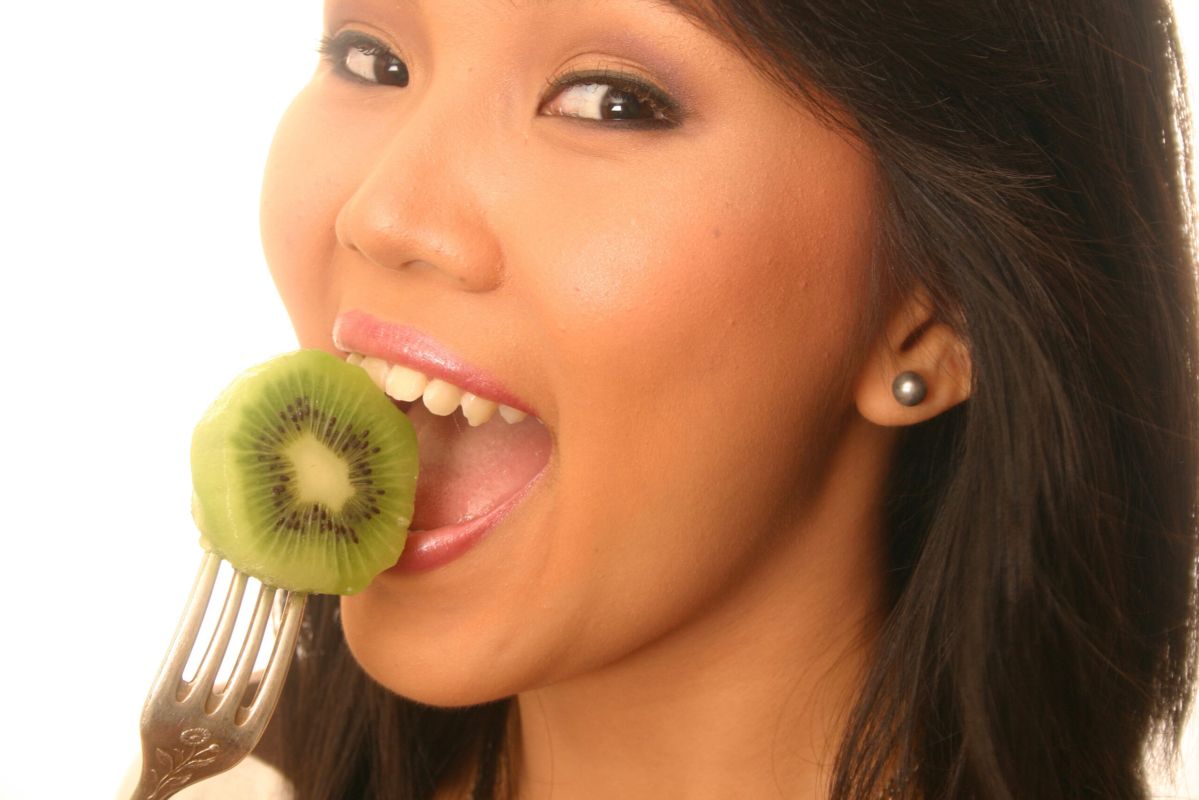 découvrez les bienfaits insoupçonnés du kiwi