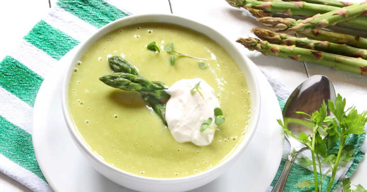 Cyril Lignac revisite le potage d'Argenteuil avec une touche printanière