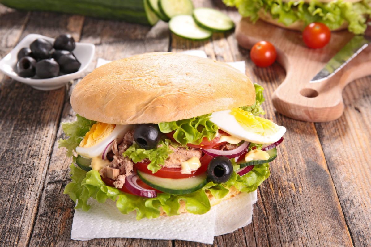 Le pan bagnat et le croque-monsieur, stars du classement mondial des sandwichs