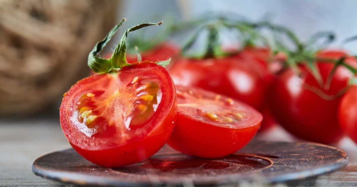La recette estivale de spaghetti aux tomates crues de Julie Andrieu