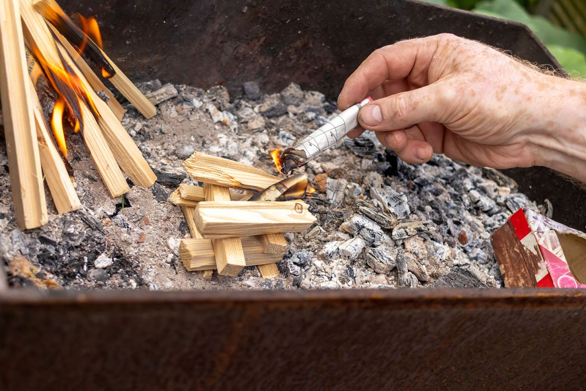 L’astuce infaillible pour allumer votre barbecue sans produits chimiques