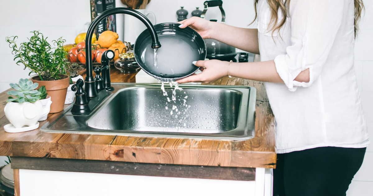 Découvrez le liquide vaisselle rechargeable idéal pour les peaux sensibles à moins de 3 euros