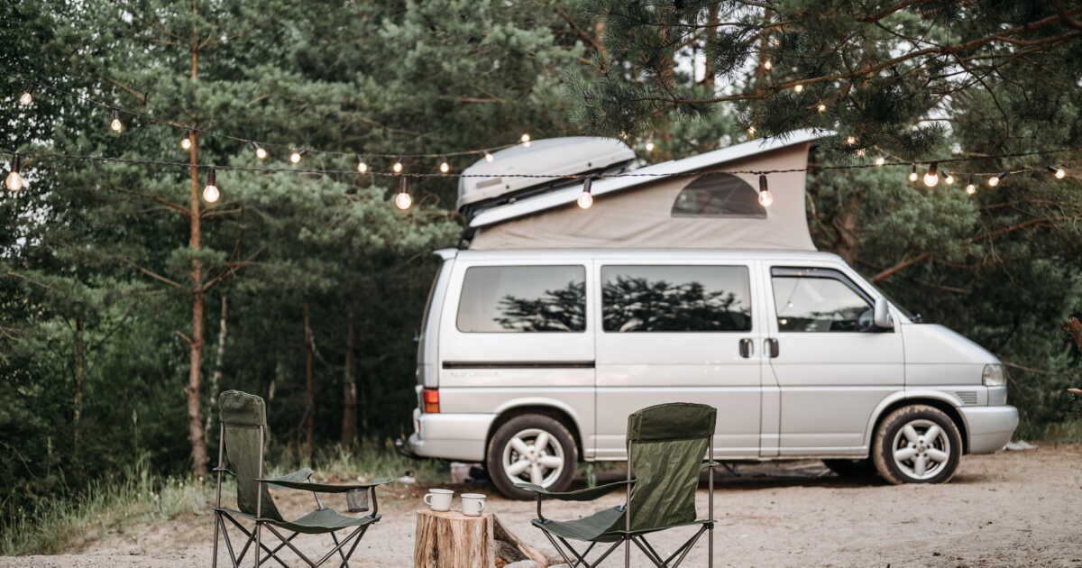 Cuisiner en van : astuces et recettes pour petits espaces