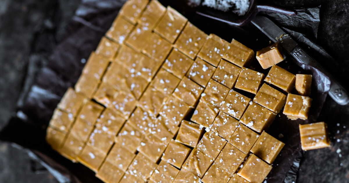 Fudge au chocolat au lait et cacahuètes