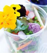 Des ateliers de cuisine bio par Cojean : une expérience florale unique