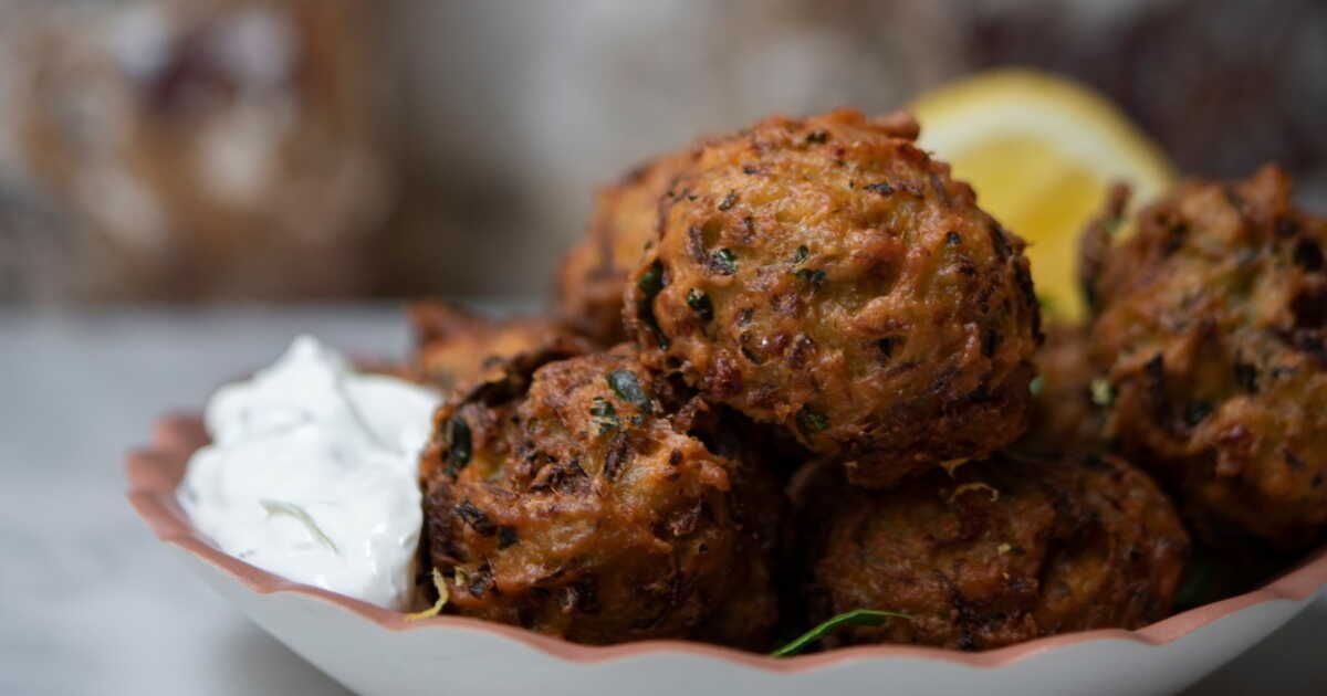 Savourez le printemps avec des beignets de courgettes irrésistibles