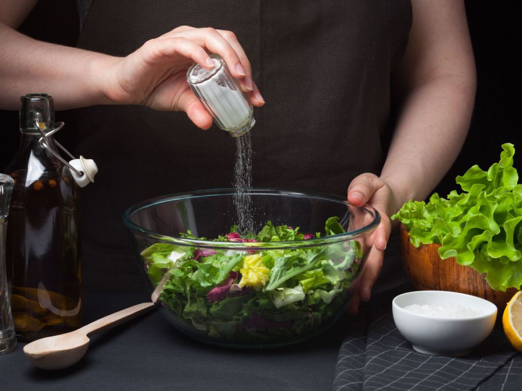 9 méthodes pour diminuer sa consommation de sel