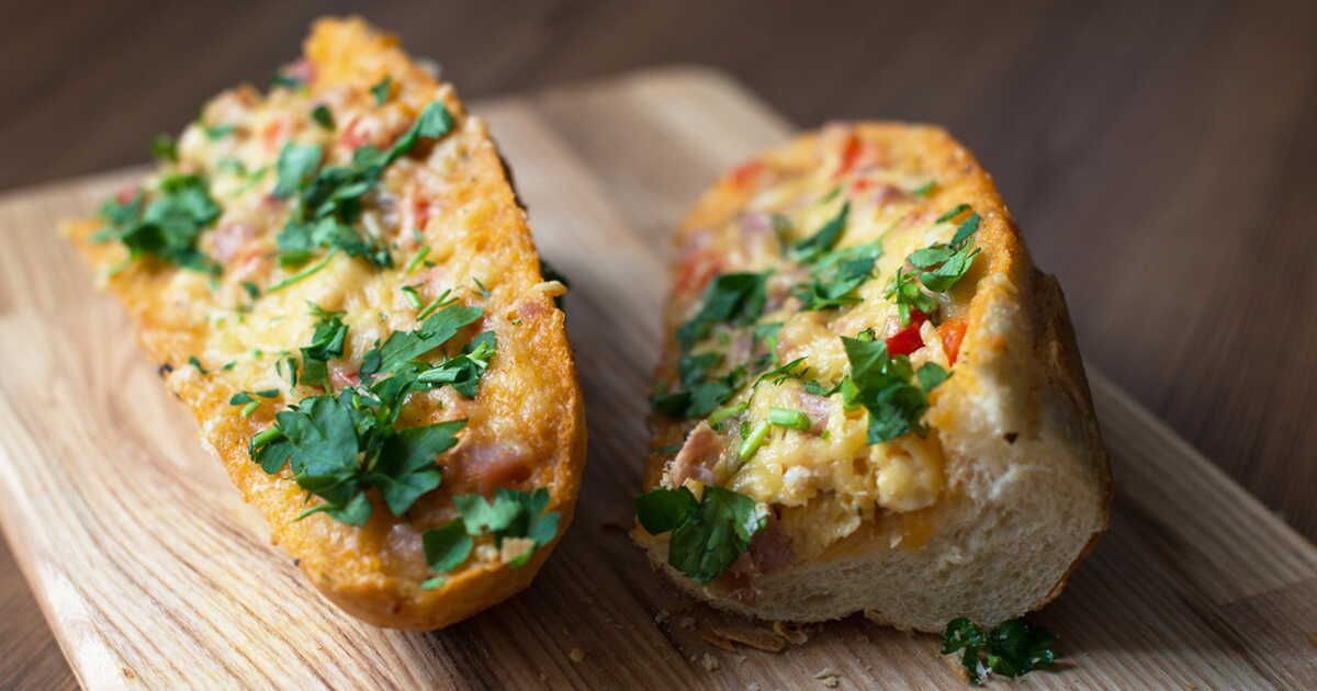 Une baguette gratinée à la mozzarella pour un apéro inoubliable