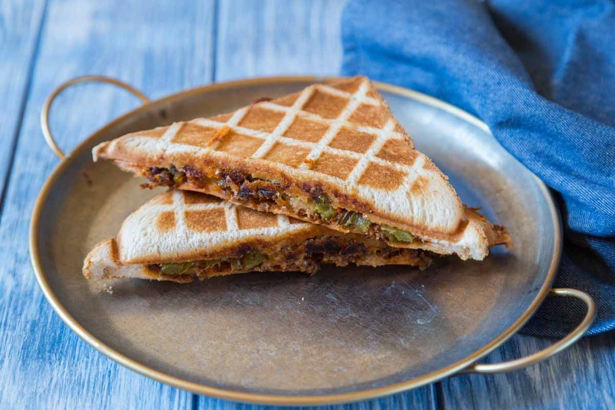 Croatie : Croque à la viande hachée et aux poivrons