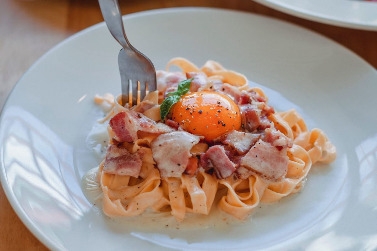 La recette de pâtes carbonara économique de Norbert Tarayre