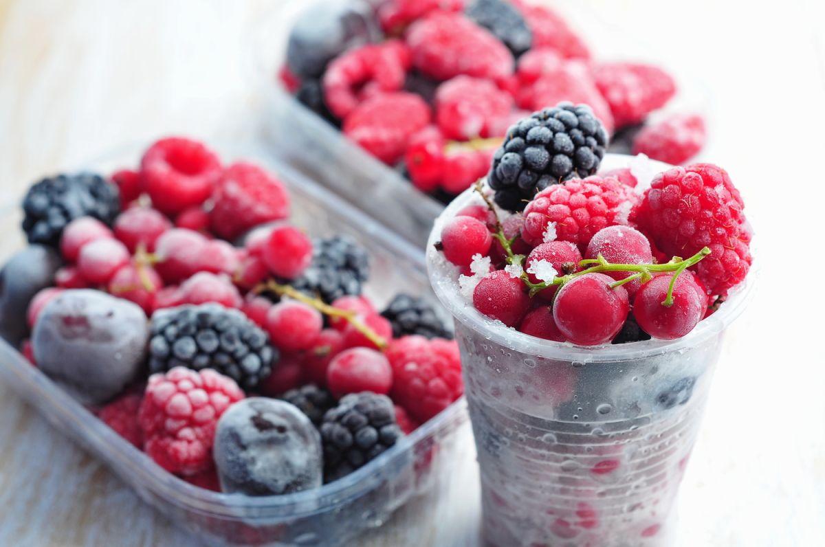 Le fruit incontournable à conserver au congélateur, selon un expert en nutrition
